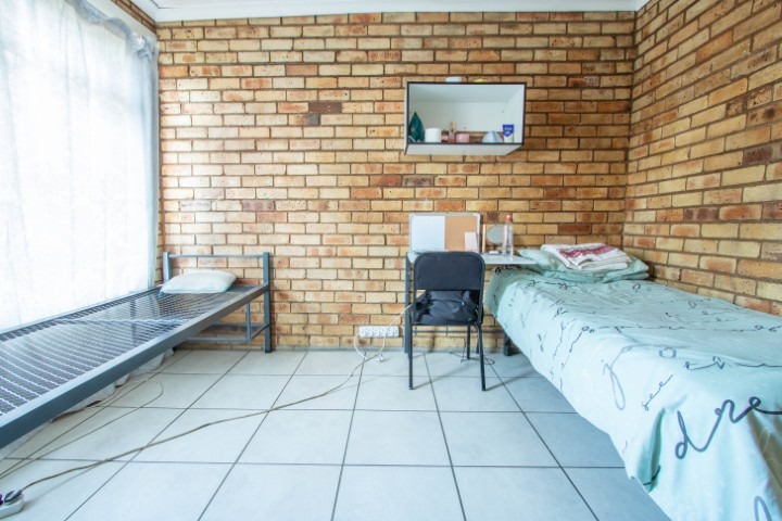 To Let 11 Bedroom Property for Rent in Die Bult North West